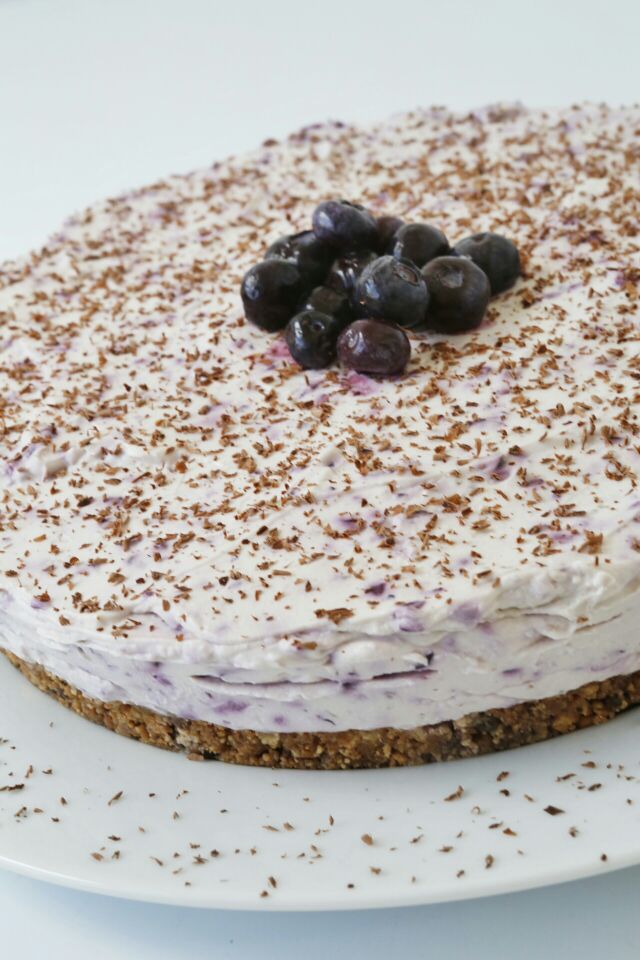Blueberry and chocolate cheesecake