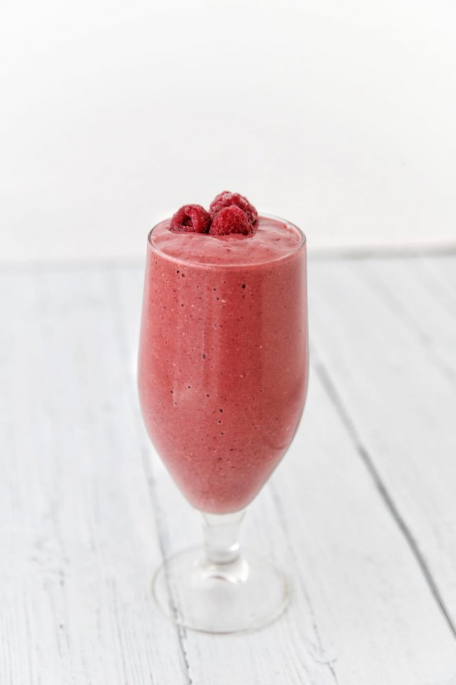 Raspberry and kiwi smoothie