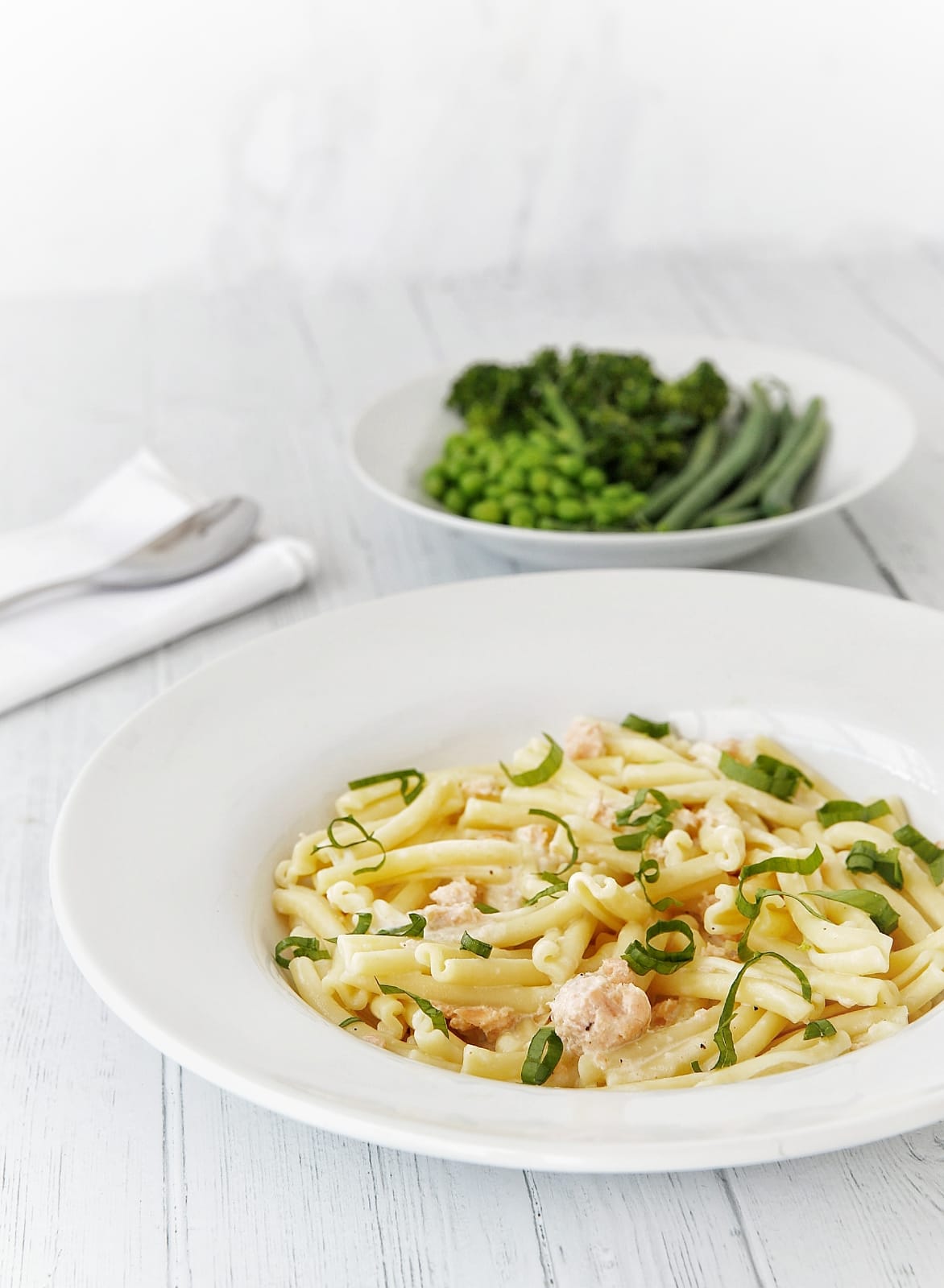 Creamy smoked salmon pasta – Kitchen Titbits