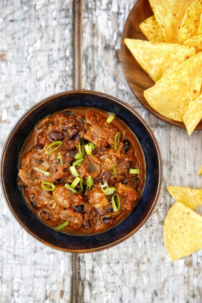 Mushroom and black bean chilli