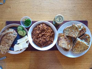 Lentil and quinoa ragu with toasties