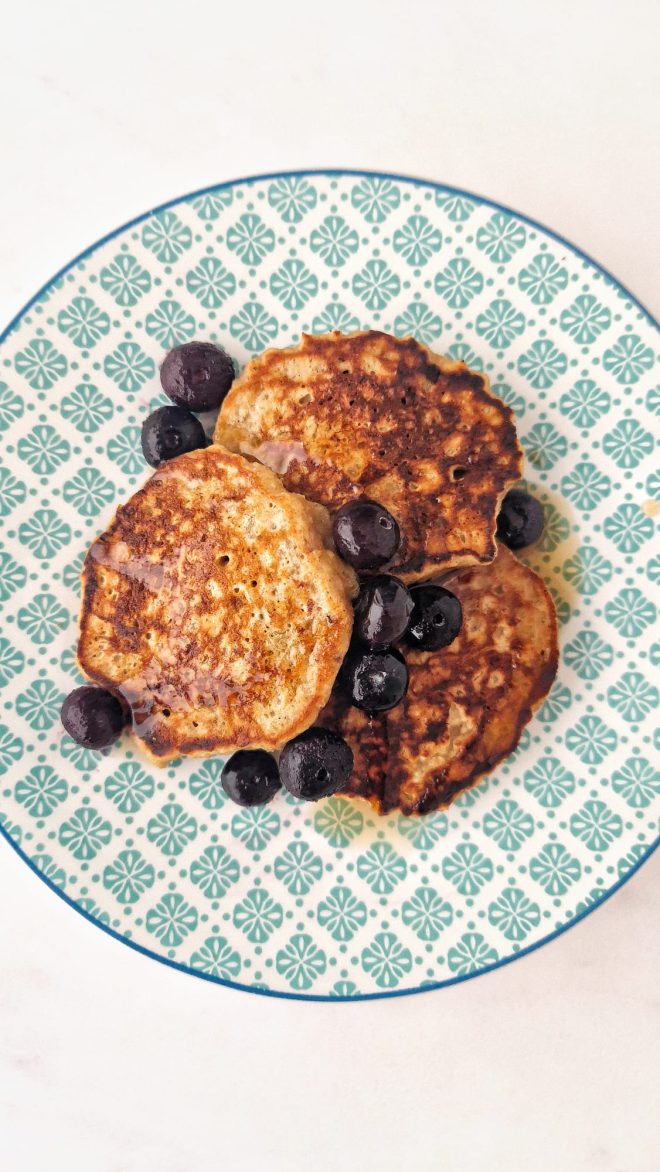 Banana oat pancakes