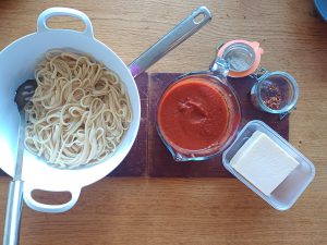 Linguine tomato sauce