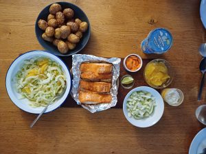 Baked salmon with fennel and orange salad