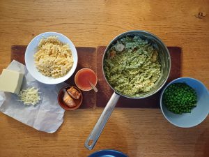 Creamy basil chilli salmon pasta