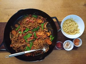 Roast chicken chow mein