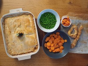 Turkey and gammon pie