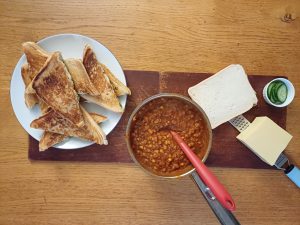 Masala beans with chilli cheese toasties
