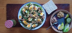 Spicy and sour tuna salad