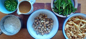 Crispy tofu with curry sauce