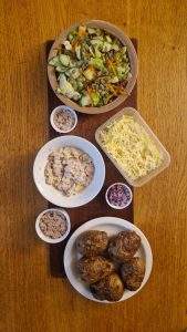 Jackets with tuna and salad